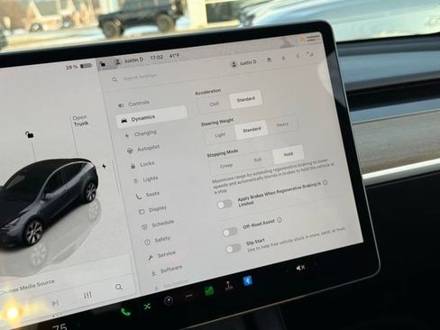 Used 2023 Tesla Model Y Long Range image 25