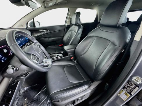 Used 2023 Kia Sportage EX FWD image 11