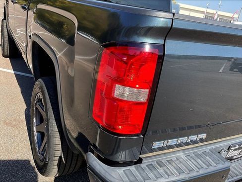 Used 2017 GMC Sierra 1500 SLE w/ SLE Value Package image 29