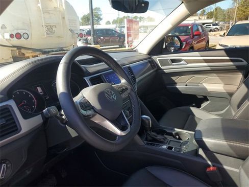 Used 2021 Volkswagen Atlas SE w/ Panoramic Sunroof Package image 18