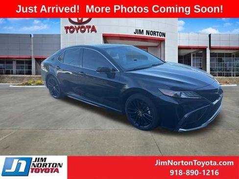 Used 2021 Toyota Camry XSE image 1