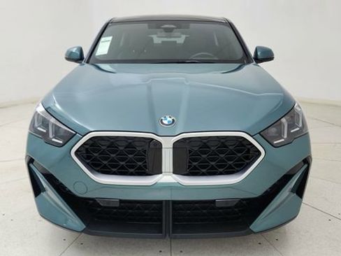 Used 2025 BMW X2 xDrive28i image 2