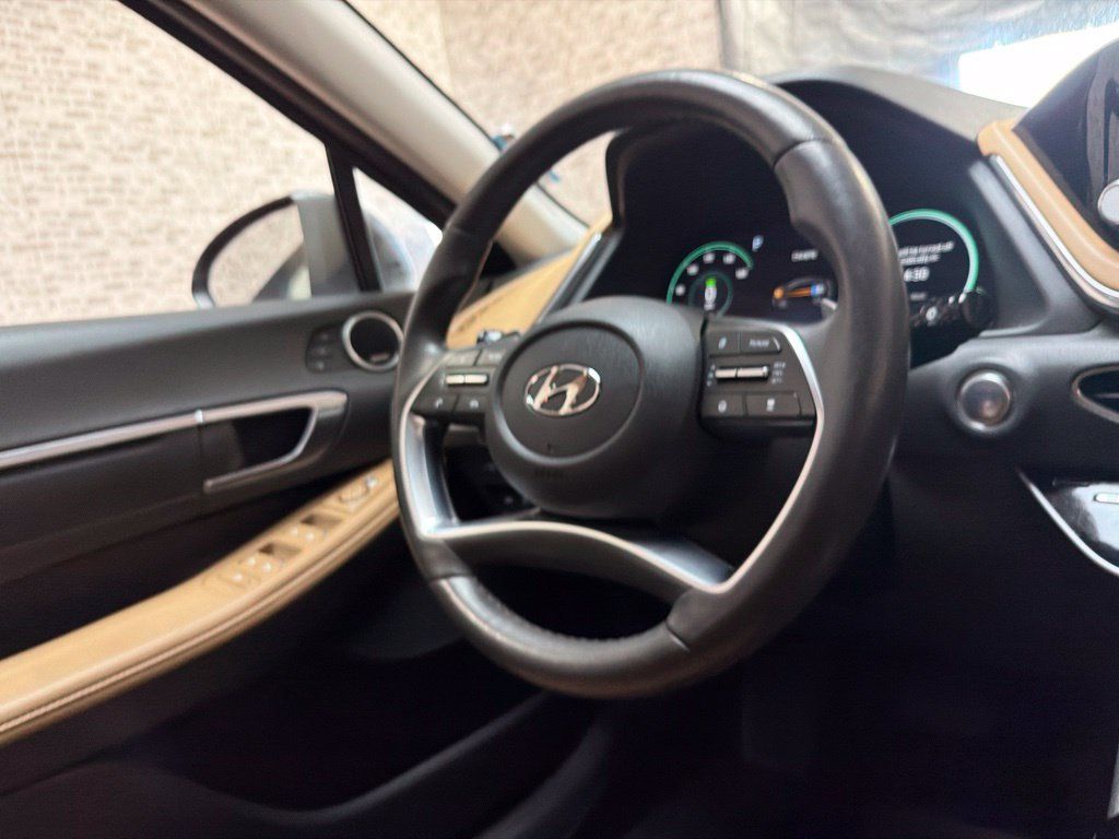 Used 2023 Hyundai Sonata Limited w/ Cargo Package FWD image 18