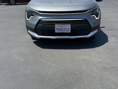 Used 2025 Kia Niro LX FWD image 4