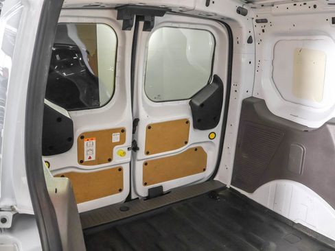 Used 2022 Ford Transit Connect XLT image 39