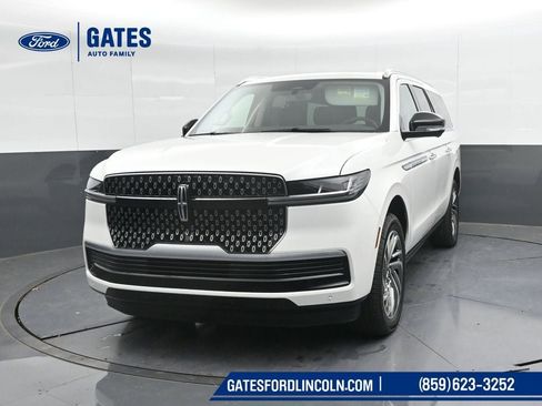 New 2025 Lincoln Navigator L Reserve image 6