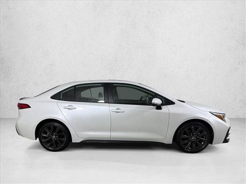 Used 2023 Toyota Corolla XSE FWD image 3