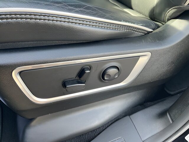 Used 2025 RAM 1500 Laramie AWD/4WD image 11