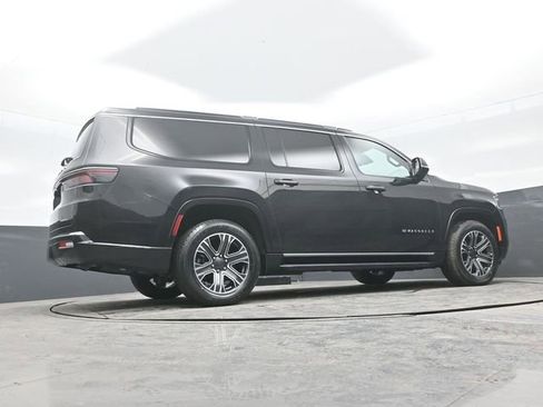 Used 2024 Jeep Wagoneer L Series II w/ Flexible Seating Group image 37