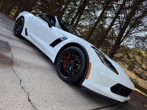 Used 2016 Chevrolet Corvette Z06 w/ 3LZ Preferred Equipment Group image 37