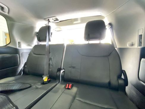 Used 2017 Lexus LX 570 4WD w/ Luxury Package image 25