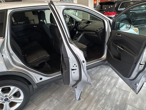 Used 2015 Ford Escape SE FWD image 16
