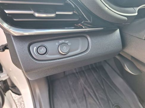 Used 2025 Buick Envista Sport Touring w/ Convenience I Package FWD image 18