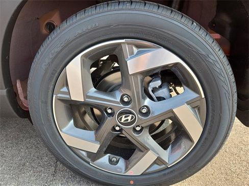 New 2025 Hyundai Venue Limited image 29