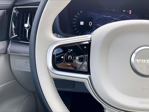 New 2026 Volvo XC90 T8 Ultra image 17