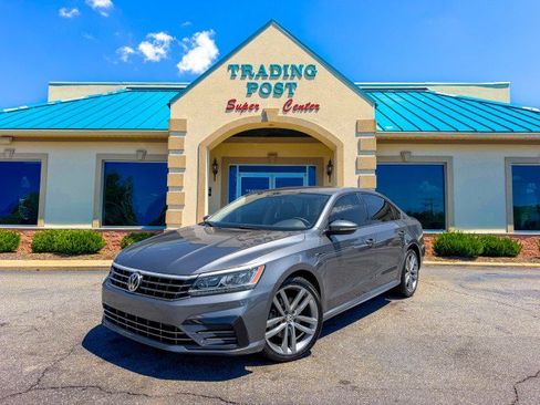 Used 2018 Volkswagen Passat 2.0T S FWD image 25