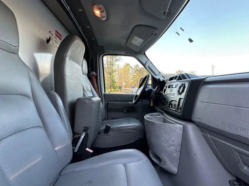 Used 2015 Ford E-350 and Econoline 350 Super Duty image 20