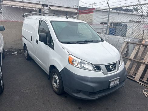 Used 2018 Nissan NV200 S w/ Cruise Control Package image 2