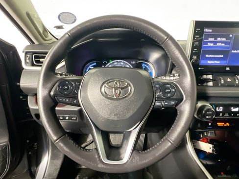 Used 2022 Toyota RAV4 Limited AWD/4WD image 17