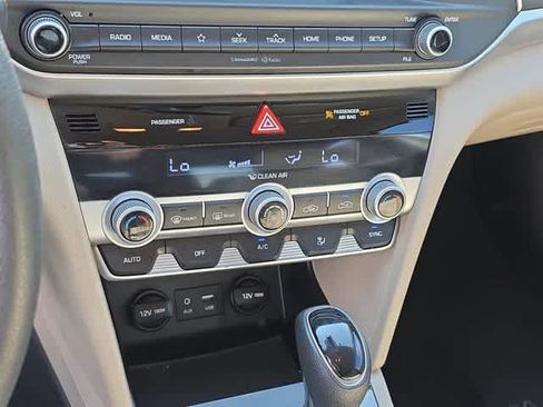 Used 2020 Hyundai Elantra SEL FWD image 37
