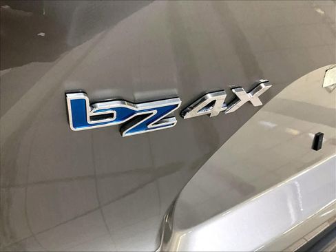 Used 2024 Toyota bZ4X XLE w/ Weather Package image 29