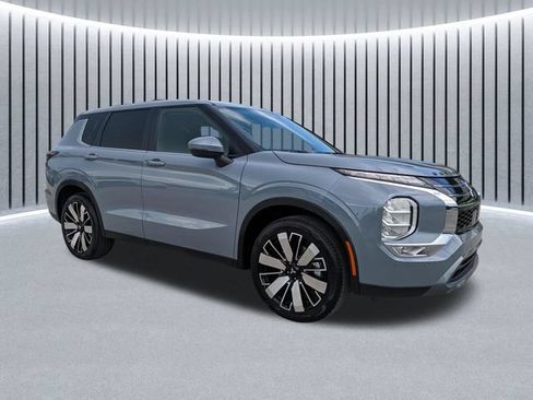 New 2026 Mitsubishi Outlander SE FWD image 1