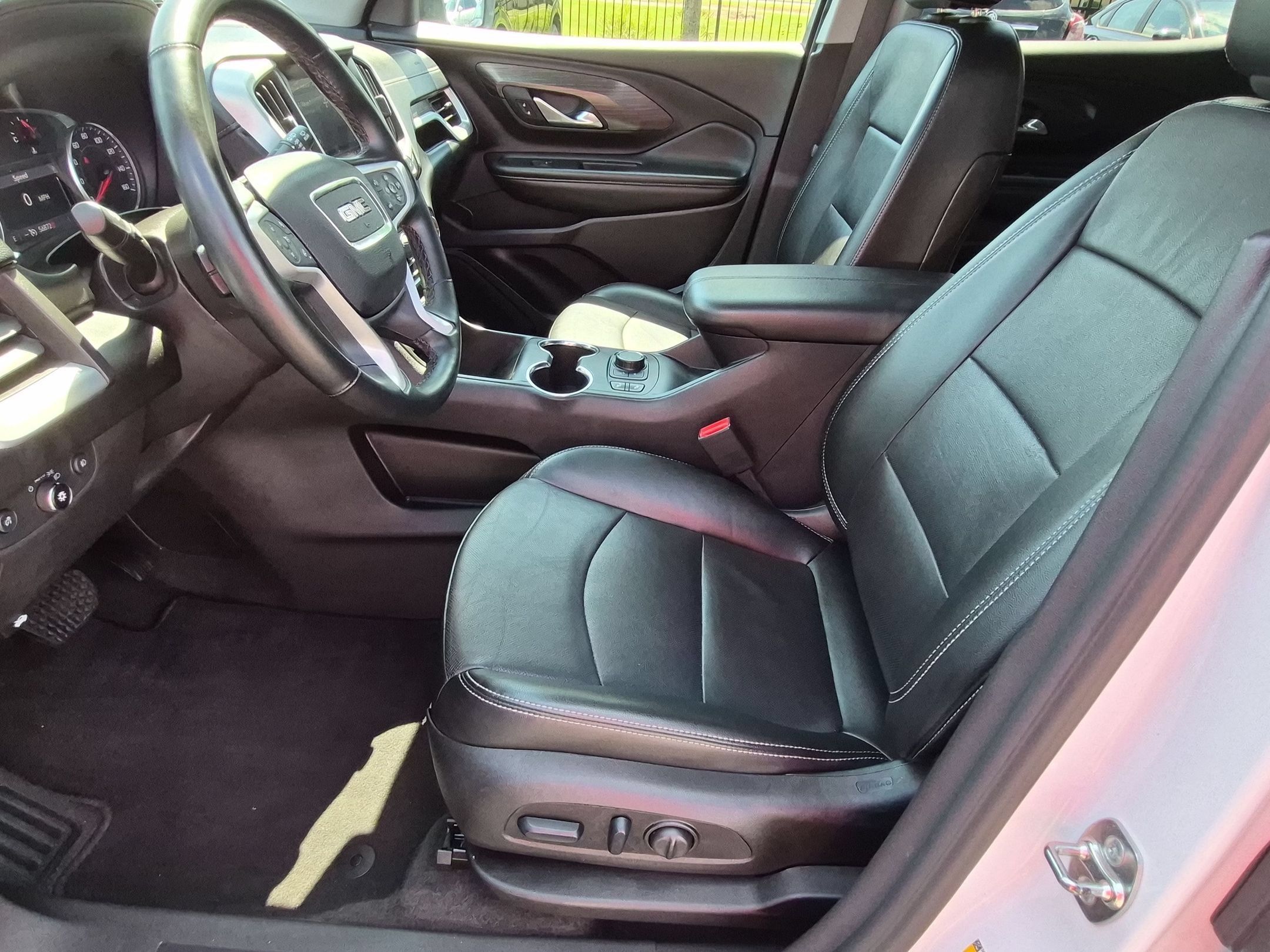 Used 2024 GMC Terrain SLT AWD/4WD image 14