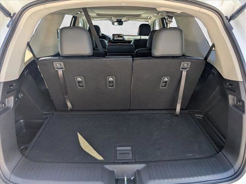 Used 2025 Honda Pilot Touring image 6