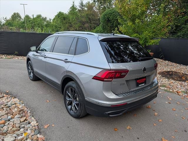 Used 2022 Volkswagen Tiguan SE AWD/4WD image 3