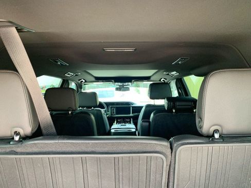 Used 2024 GMC Yukon XL Denali AWD/4WD image 15