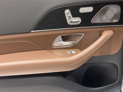 Certified 2025 Mercedes-Benz GLS 450 4MATIC image 26