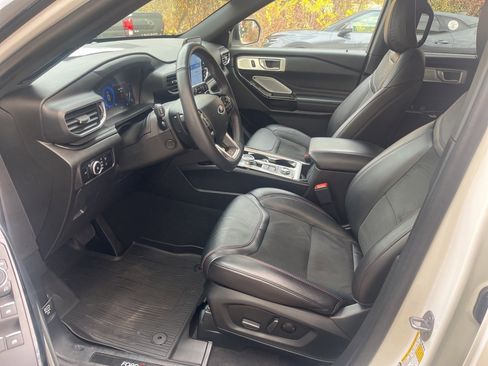 Certified 2023 Ford Explorer ST w/ Equipment Group 401A image 18
