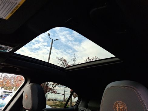 New 2025 Alfa Romeo Stelvio Sprint image 10