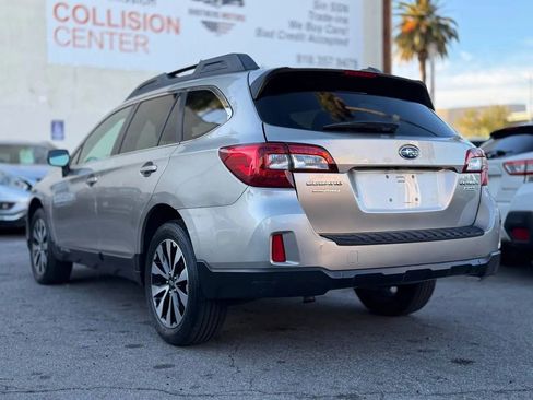 Used 2015 Subaru Outback 2.5i Limited AWD/4WD image 9