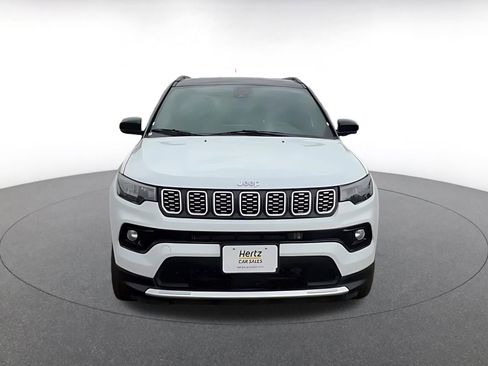 Used 2025 Jeep Compass Limited image 4