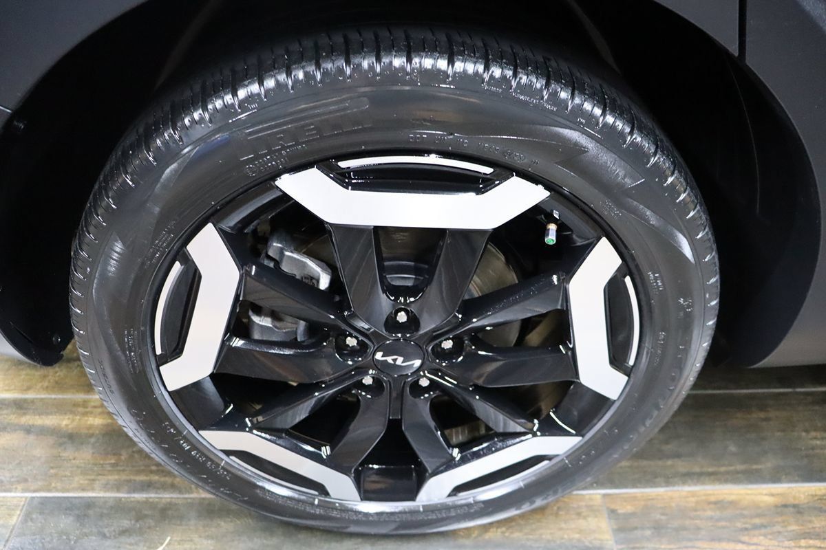 Used 2024 Kia Telluride EX w/ EX Captain's Chair Package FWD image 21