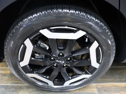 Used 2024 Kia Telluride EX w/ EX Captain's Chair Package FWD image 21
