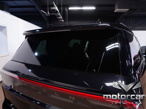 Used 2025 Lincoln Navigator Reserve w/ Jet Appearance Package image 16