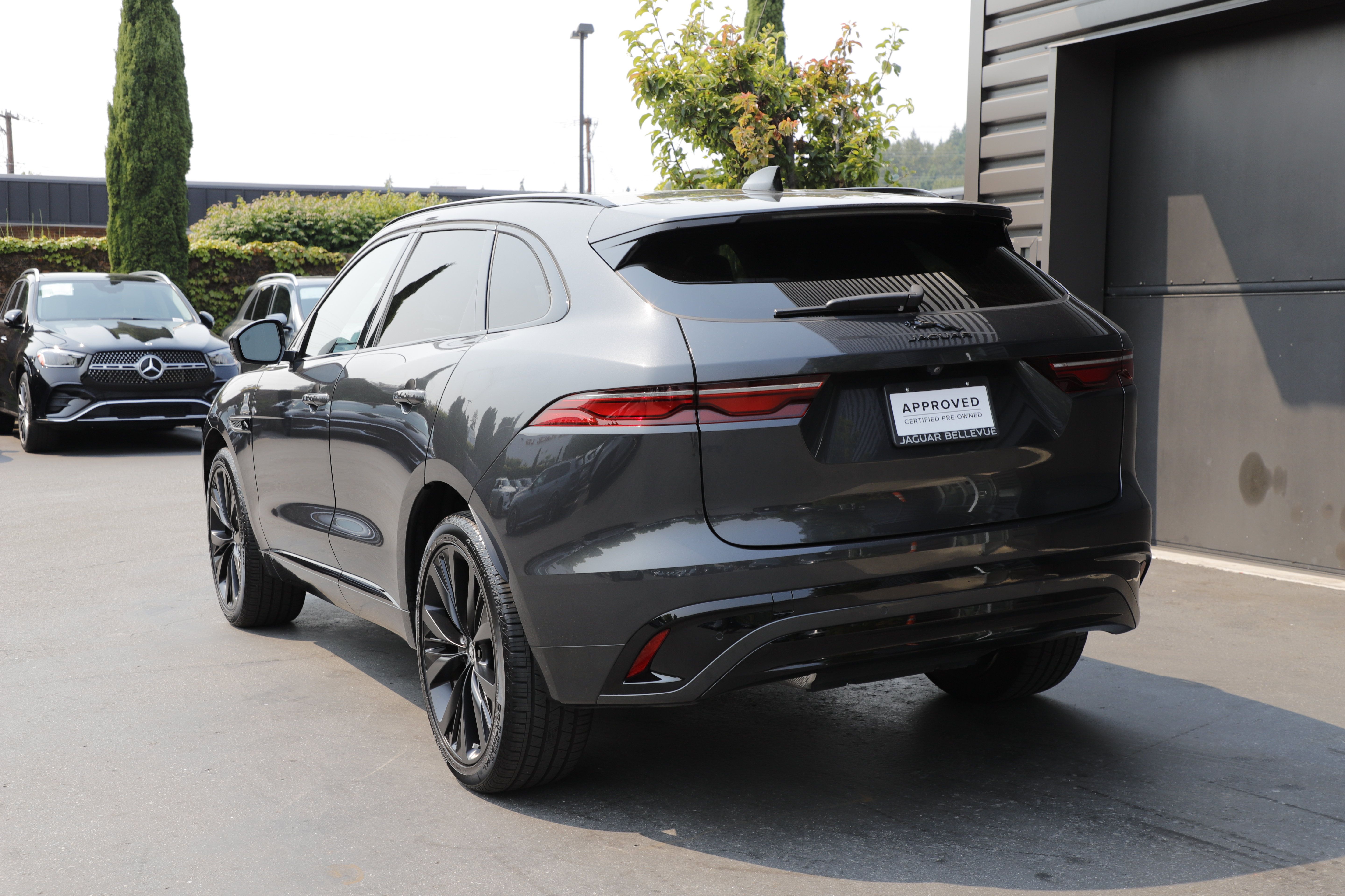Certified 2025 Jaguar F-PACE R-Dynamic S AWD/4WD image 6