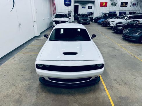 Used 2020 Dodge Challenger R/T image 2