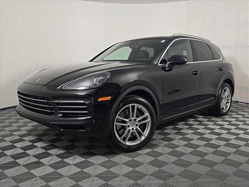 Certified 2023 Porsche Cayenne image 1