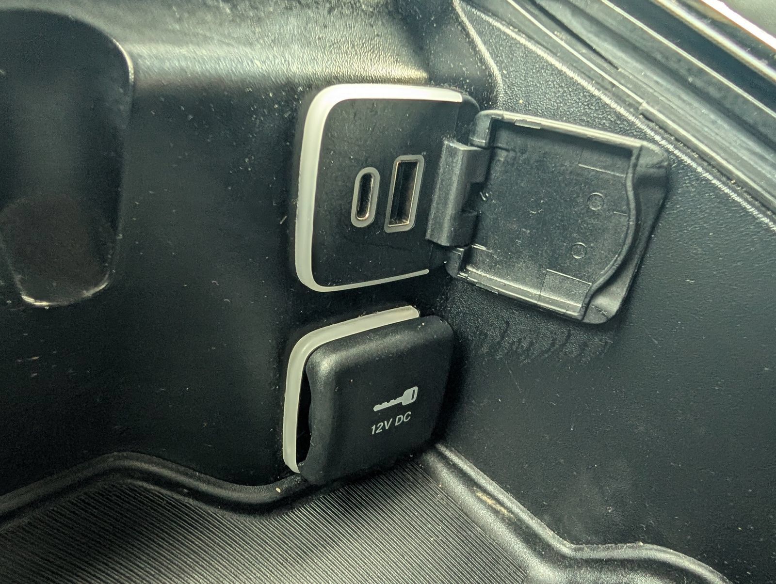 Used 2025 Chrysler Pacifica Limited FWD image 35