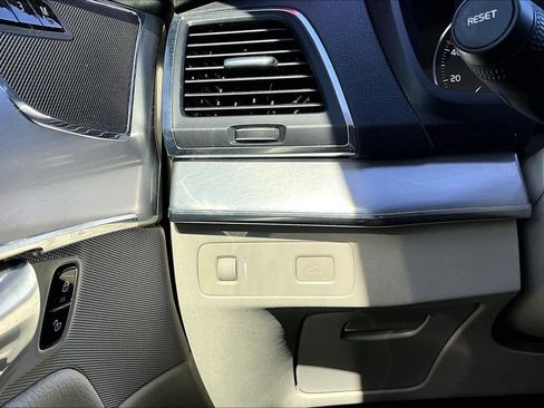Used 2018 Volvo XC90 T6 Momentum w/ Convenience Package image 36