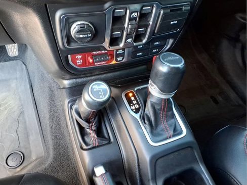 Used 2021 Jeep Gladiator Rubicon AWD/4WD image 26