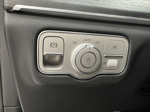 Used 2025 Mercedes-Benz GLS 450 4MATIC image 35