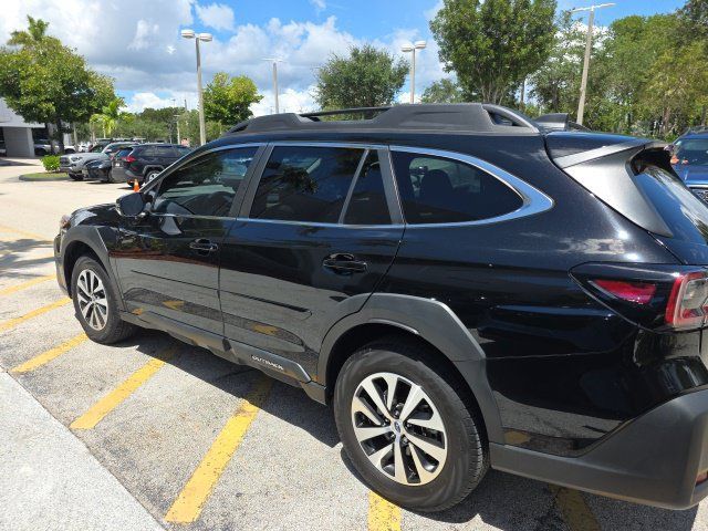 Used 2024 Subaru Outback Premium AWD/4WD image 5