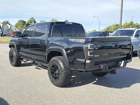Used 2019 Toyota Tacoma TRD Off-Road AWD/4WD image 3