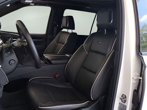 Certified 2022 Cadillac Escalade ESV Sport w/ Touring Package AWD/4WD image 11