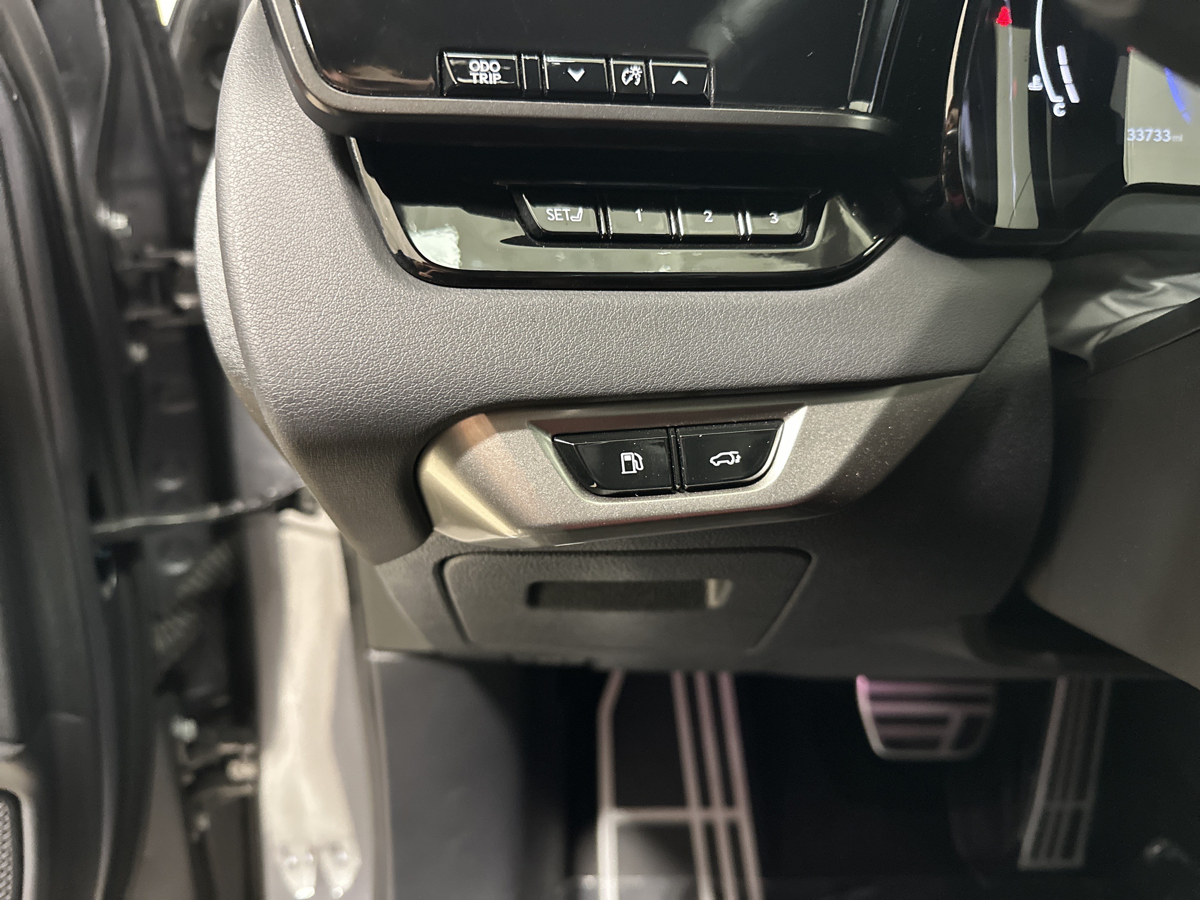 Certified 2023 Lexus RX 500h F Sport w/ Cold Area Package AWD/4WD image 37
