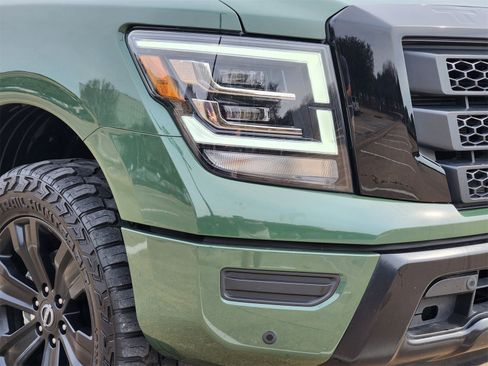 Used 2024 Nissan Titan SV w/ SV Bronze Edition Package image 9